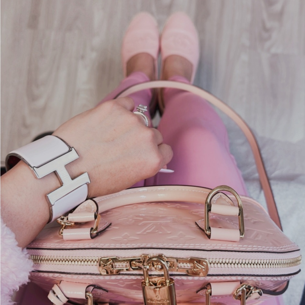 Meet your Posher, Atitiya